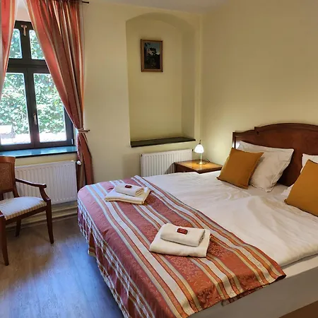 Opat 4*